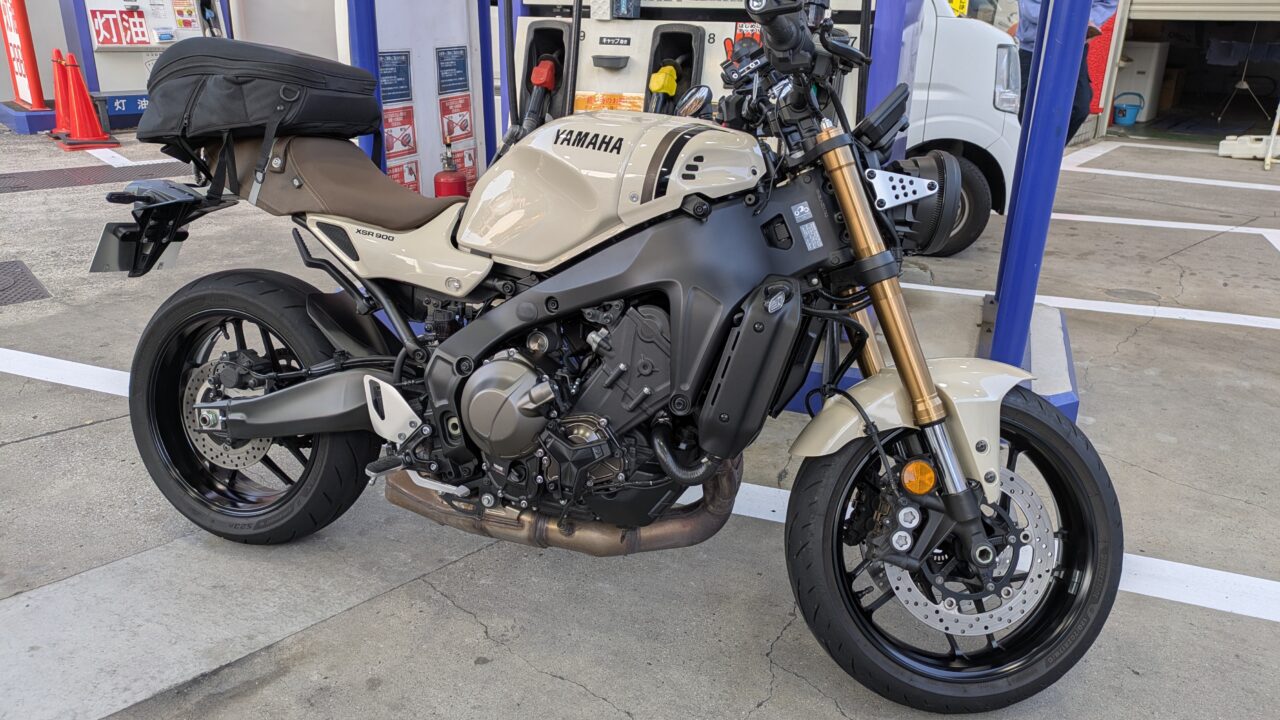 XSR900（2025年モデル）アイボリーカラー